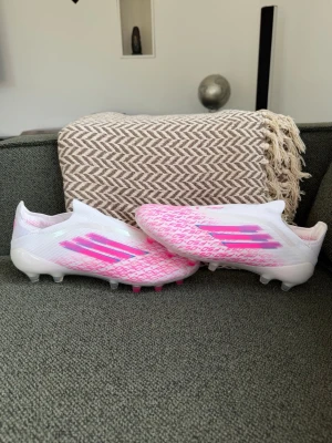Adidas F50 - Adidas F50 sko i storlek 42 | Säljer då de är för små för mig