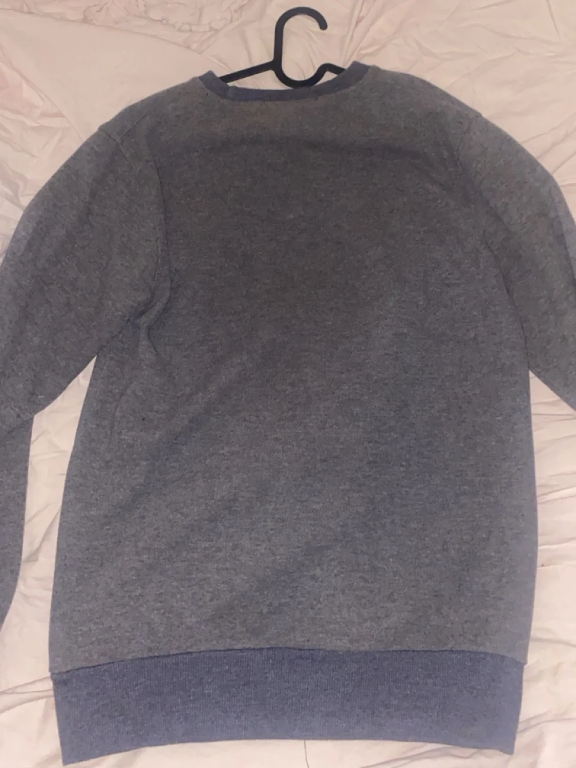 Grå sweatshirt med tryck - 1