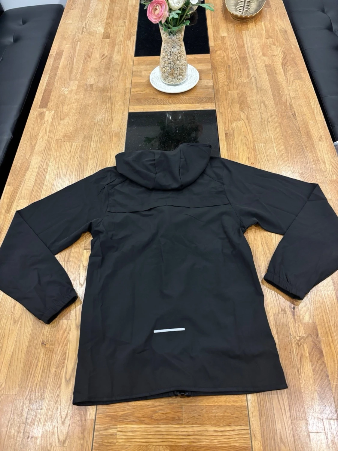 Svart vindjacka från Nike med huva - 3