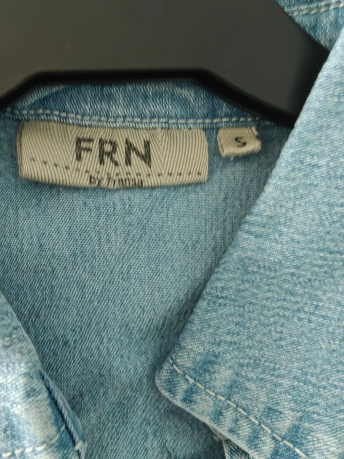 Ärmlös jeansväst från FRN - 1