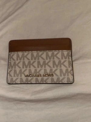 Michael kors plånbok  - Äkta, köpt för 800kr