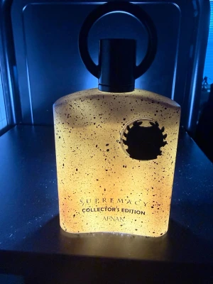 Supremacy Collector's Edition parfym - Supremacy Collector's Edition från Afnan är en unik parfym som kan bäras året om! Box finns, mängd enligt bild