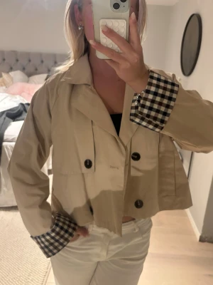 Beige kappa - Fin kappa från meet me there som knappt är använd!💖💖