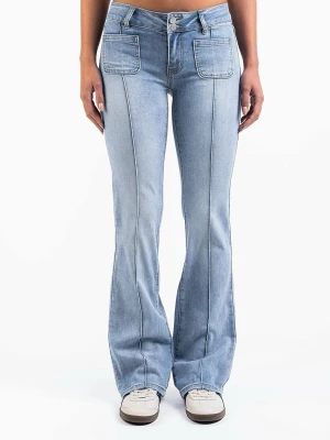 Low waist jeans  - Lågmidjade jeans från Madlady, Storlek 38 (M) i längden Tall. Har spättat upp jeansen längst ner så dem är några cm längre. Jeansen är ganska stretchiga! 