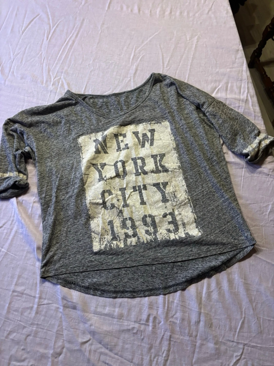 Grå tröja med New York City-tryck