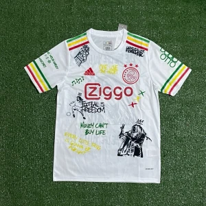 Ajax Tröja - Säljer denna riktigt snygga tröjan till ett riktigt bra pris skriv till om ni är intresserad!