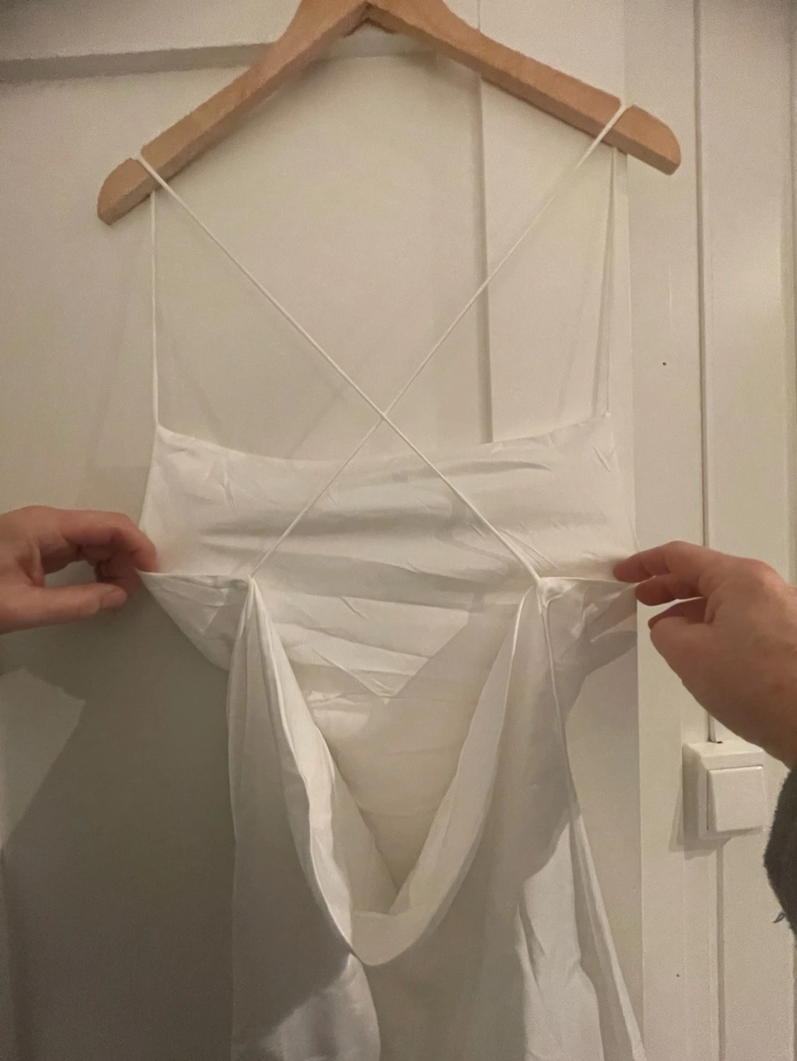 Vit långklänning med tunna band - 1