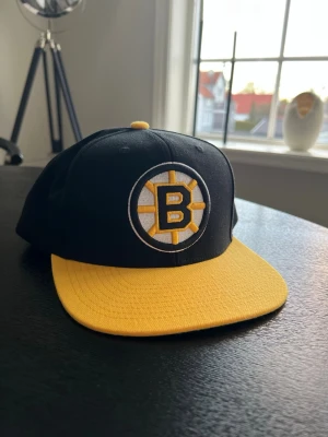 Boston Bruins keps från Mitchell & Ness - Endast använd en gång för en utklädnad 😊