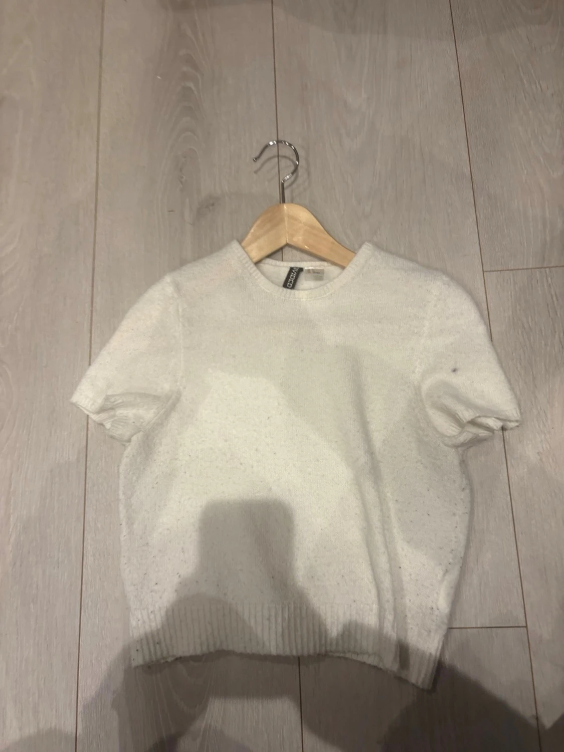 Vit stickad t-shirt från H&M