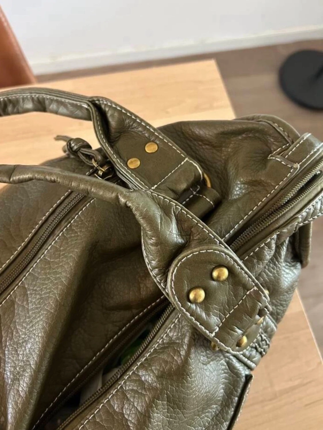 Olivgrön handväska med flätade detaljer - 3