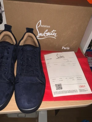 Louboutin  - Storlek 44 aldrig använda för att dom är för små. Priset kan diskuteras 