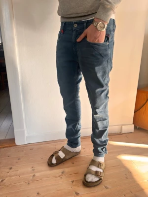 Replay Jeans ANBASS  - Säljer ett par fräscha Replay Jeans i storlek 31. Nypris runt 1500kr Skriv pm vid frågor