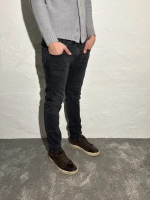 Replay jeans  - Ett par snygga jeans från Replay i storlek W33 L32 i modellen anbbas