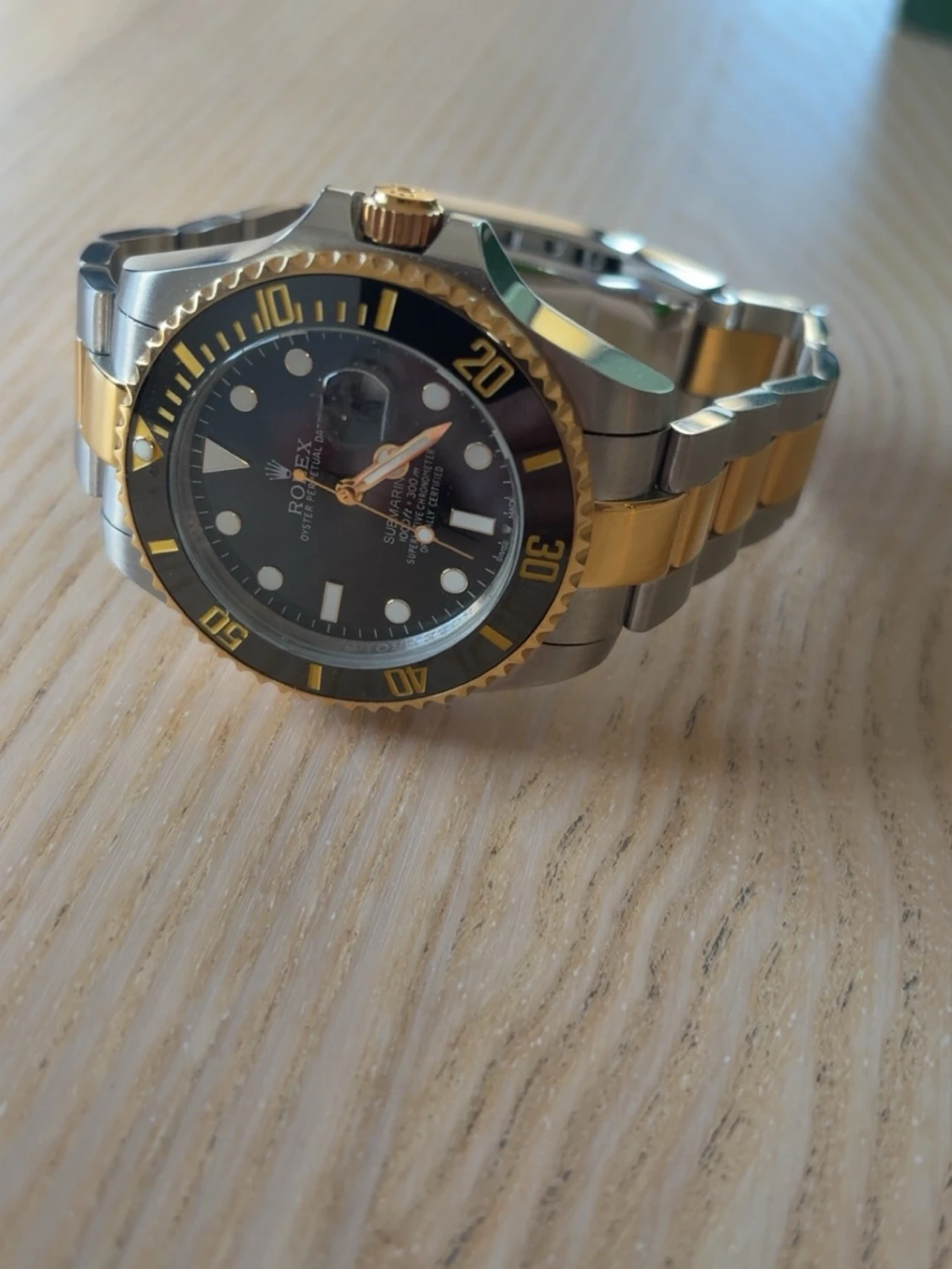 Lyxig svart/guld herrklocka - 1