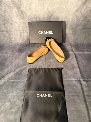 Ballerinaskor (37) - Great condition, never worn. Comes with the box and dustbag. Same day shipping. Feel free to ask questions ;)