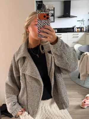 Jacka från second female!!! - Så fin jacka från second female!! Strl S, köpt för 2200kr 