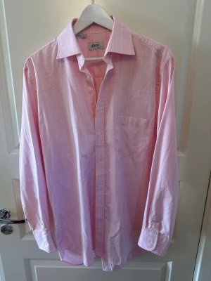 Oscar Skjorta - Märket är Oscar, INTE Oscar Jacobsson