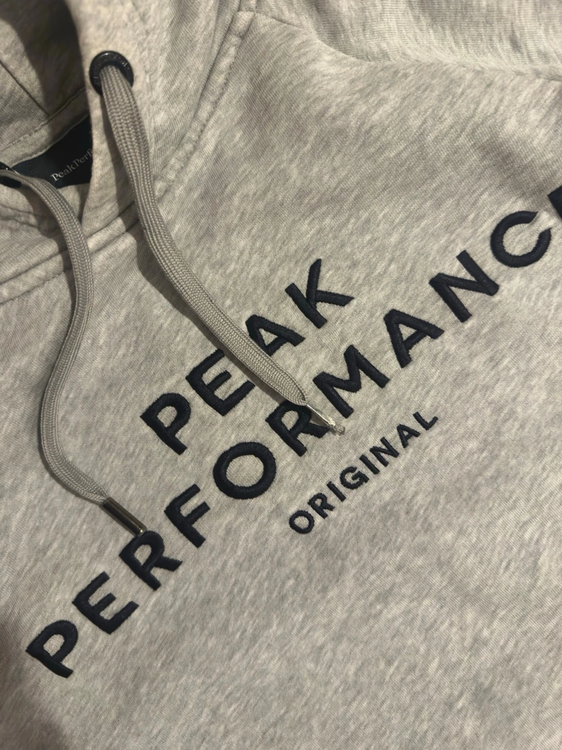 Grå hoodie Peak Performance - 1