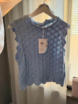 Topp/väst - Ny med lappar