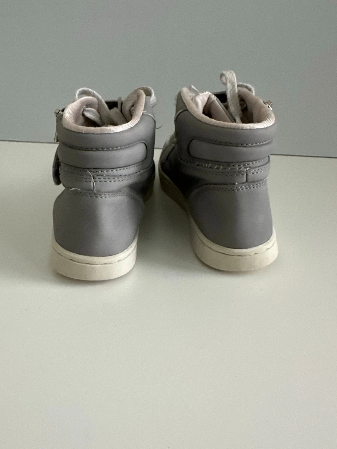 Gråa high top sneakers med dragkedja, storlek 35 - 4