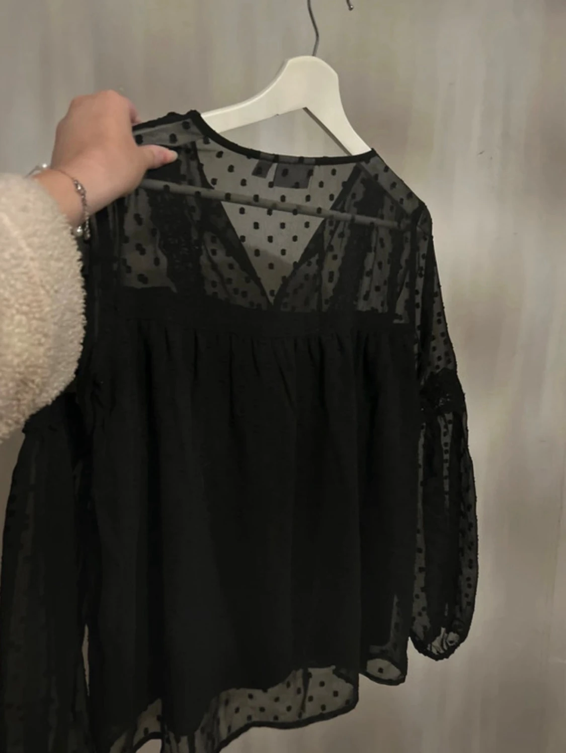 Svart transparent blus från Vila - 2