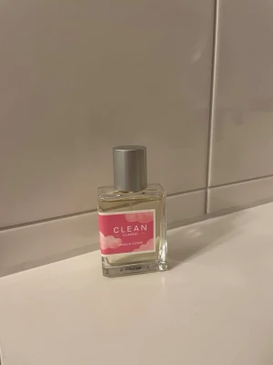 CLEAN parfym - Clean vanilla cloud, 30 ml, använd fåtal gånger.
