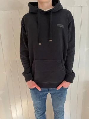 Dondup Hoodie - Hej! Säljer nu denna väldigt snygga och sällsynta Dondup Hoodie! Storlek L, Sällsynt model som inte längre säljs i butik! Perfekt hoodie nu tilll våren
