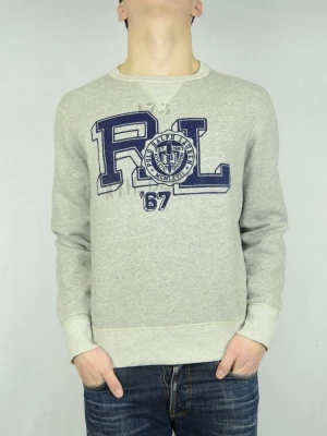 Ralph Lauren sweatshirt  - RALPH LAUREN SWEATSHIRT Storlek : L Passform : Passar S/M Användning : Hoodien är i ett fint skick utan defekter Nypris : Cirka 2000SEK Modellen på bilden : 182CM och väger 77KG