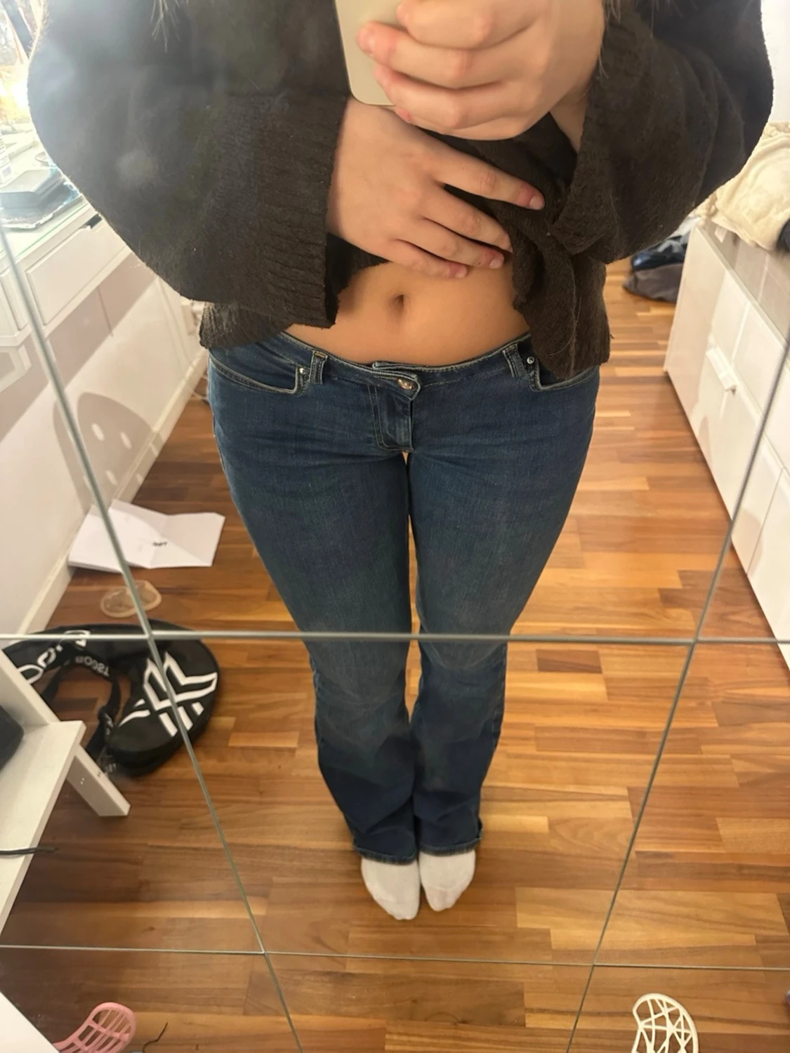 Blå bootcut jeans med låg midja