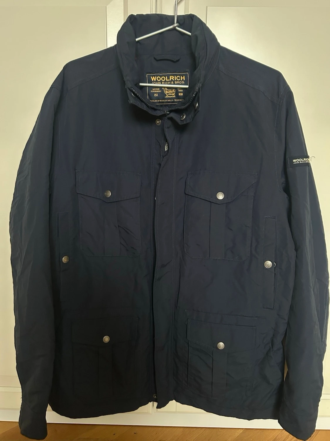 Marinblå jacka från Woolrich