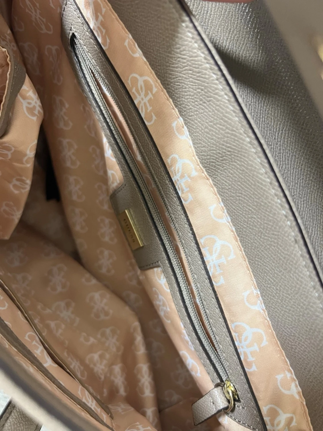 Beige handväska med ormmönster - 6