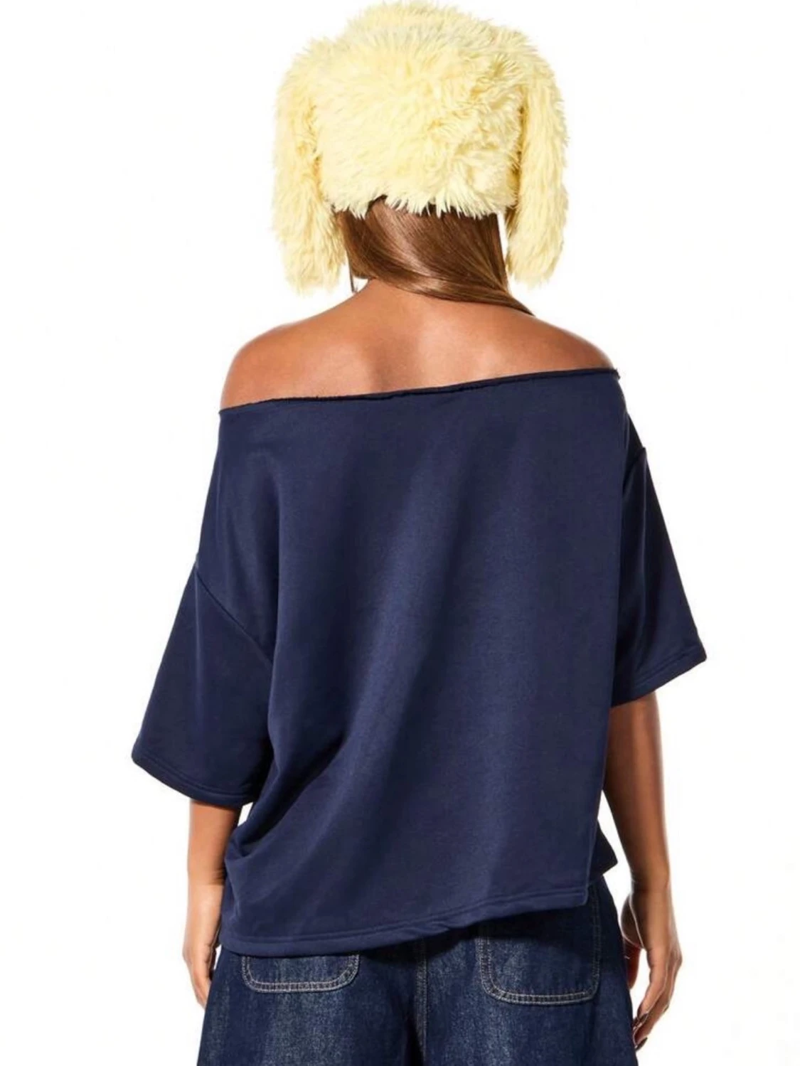 Mörkblå offshoulder t-shirt med coolt tryck - 1