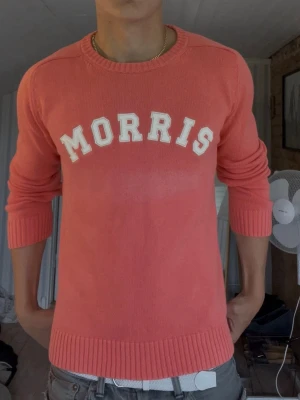 Archive morris tröja - Archive morriströja storlek L men sitter mer som M. Modellen är 188 väger 78