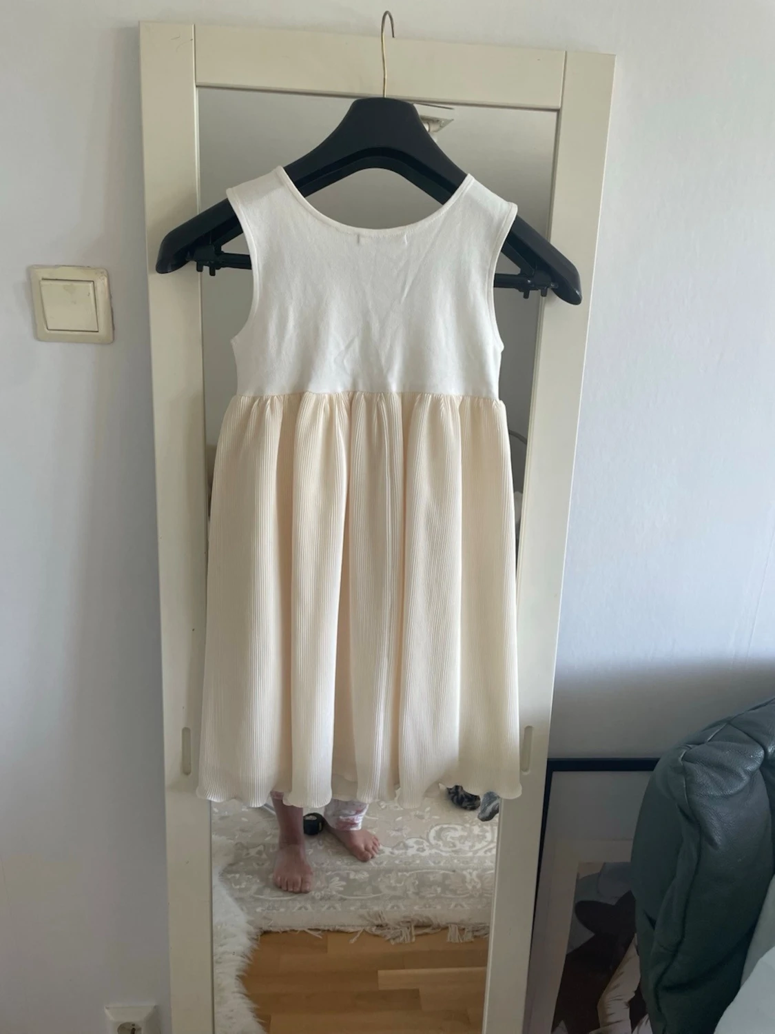 Vit och beige ärmlös klänning - 1