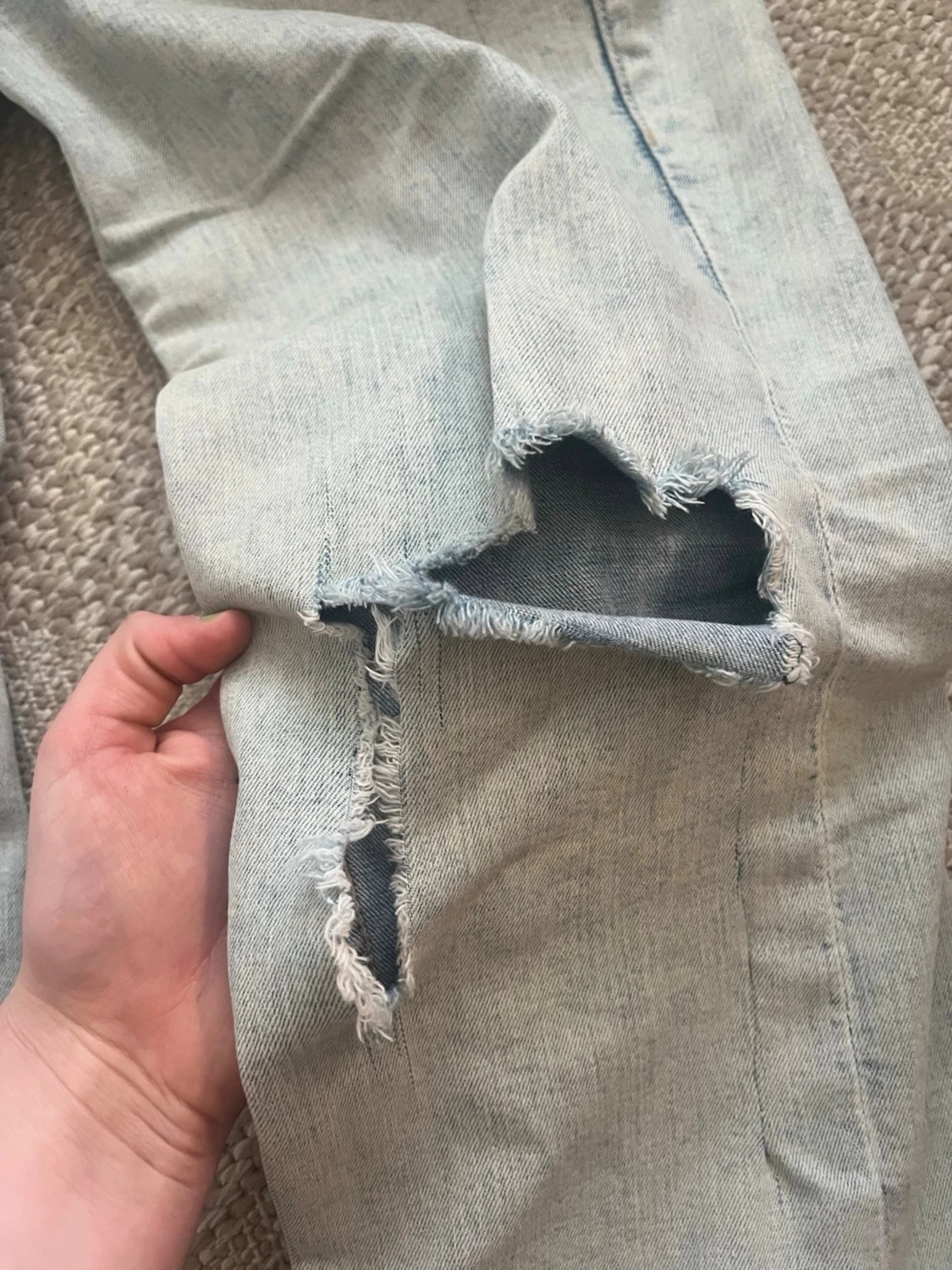 Ljusblå slitna jeans från H&M Divided - 5