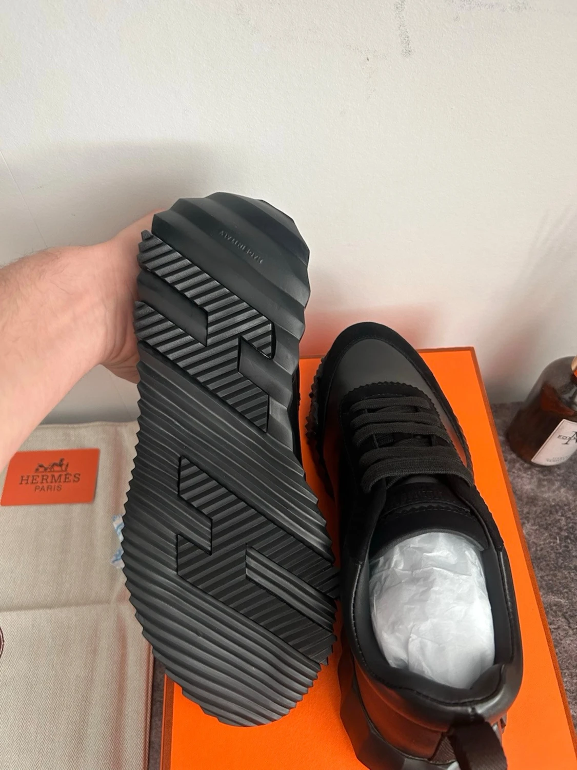 Svarta sneakers med unik sula - 3