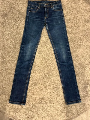 Cheap Monday jeans - Säljer mina gamla cheap Monday Jeans, stl 32. Pris kan diskuteras skriv om ni undrar något💕