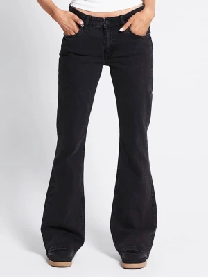 Lågmidjade bootcut jeans - Lågmidjade svarta bootcut jeans, storlek S/Full lenght 