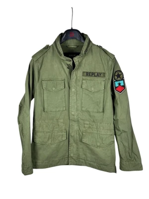 Replay Field Jacket | S - Snygg field jacket från Replay i militärgrönt. 