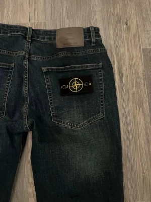Stone Island - Säljer nu mina jeans då dem är för små för mig. Storlek W32