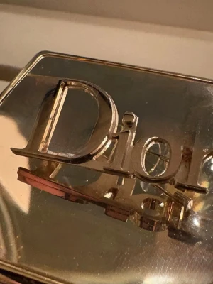 Dior brosch - Klassisk fin Dior brosch i silver i mycket gott skick✨