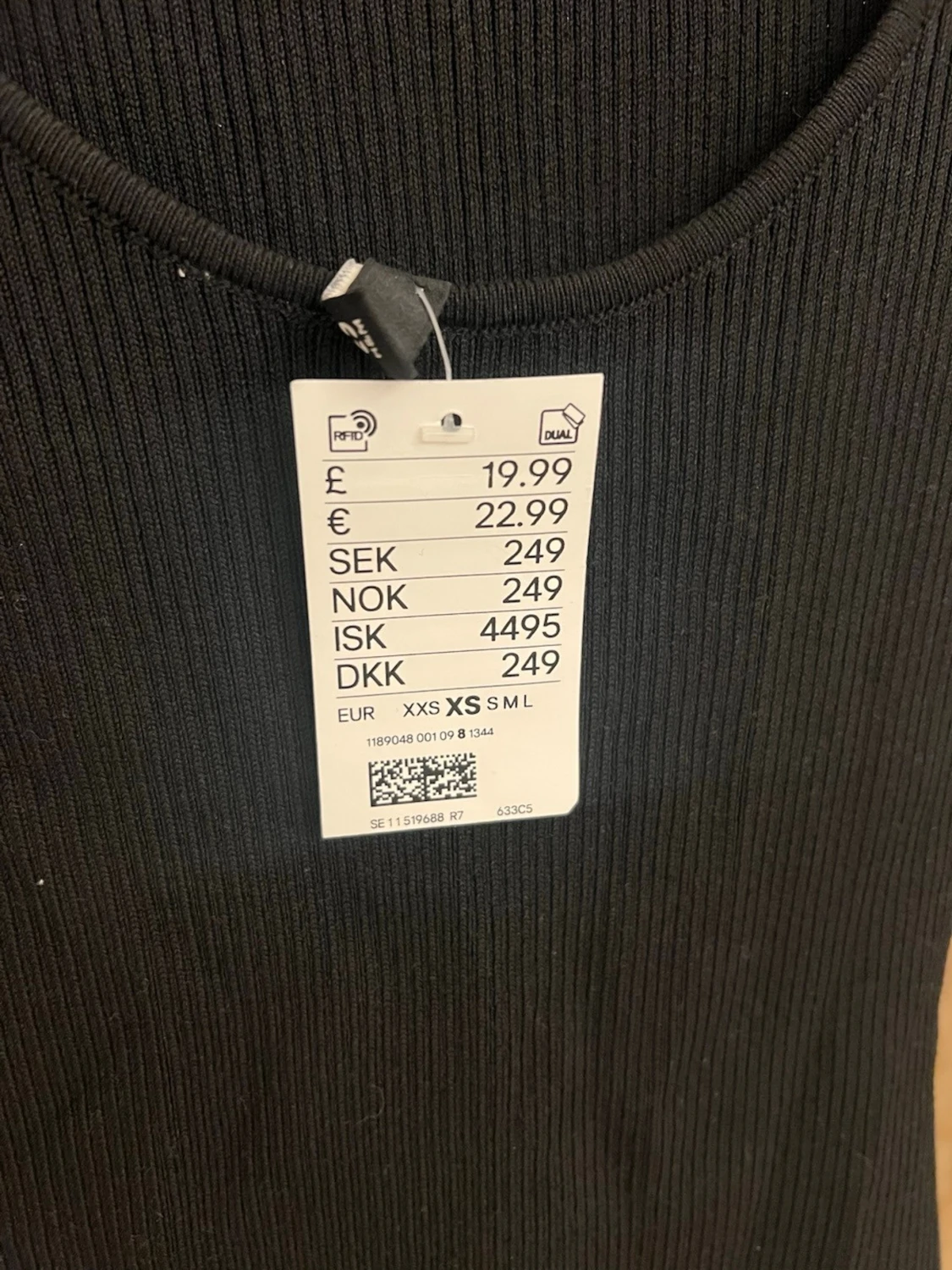 Svart ribbad långärmad klänning - 4
