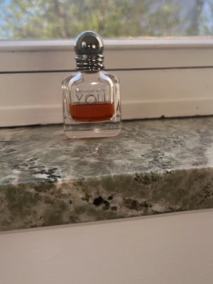 Stronger with you intensley - Säljer denna swy intensley parfym då jag endast använder en av mina parfymer. 30 ml flaska. Ca 15 ml kvar. Inget fel på flaskan. Nypris får ni kolla själva orkar inte själv. Säljer den billigt för jag vill bli av med den nu nu nu. Fler parfymer finns i min profil! 