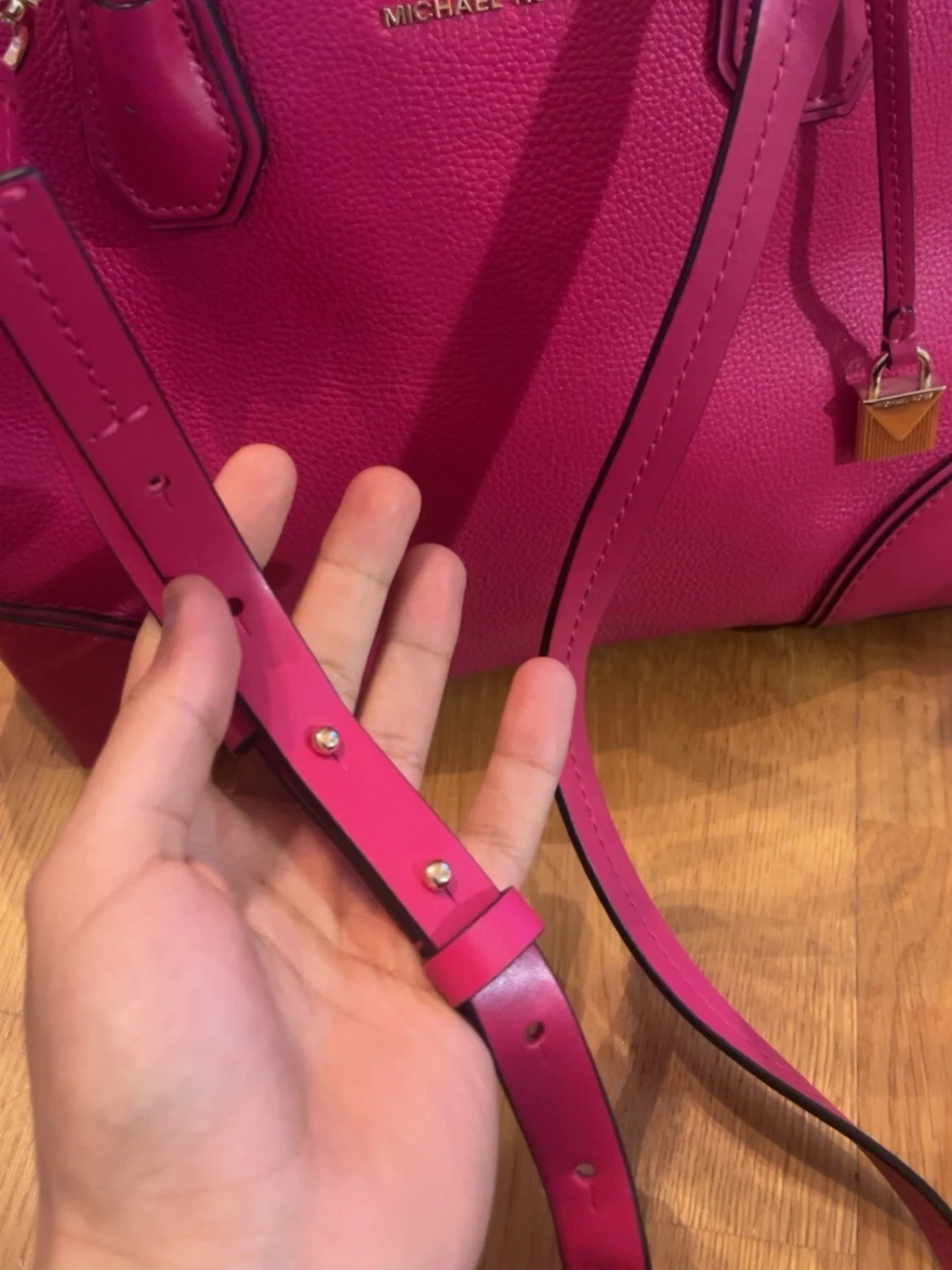 Rosa handväska från Michael Kors (ny skick) - 4