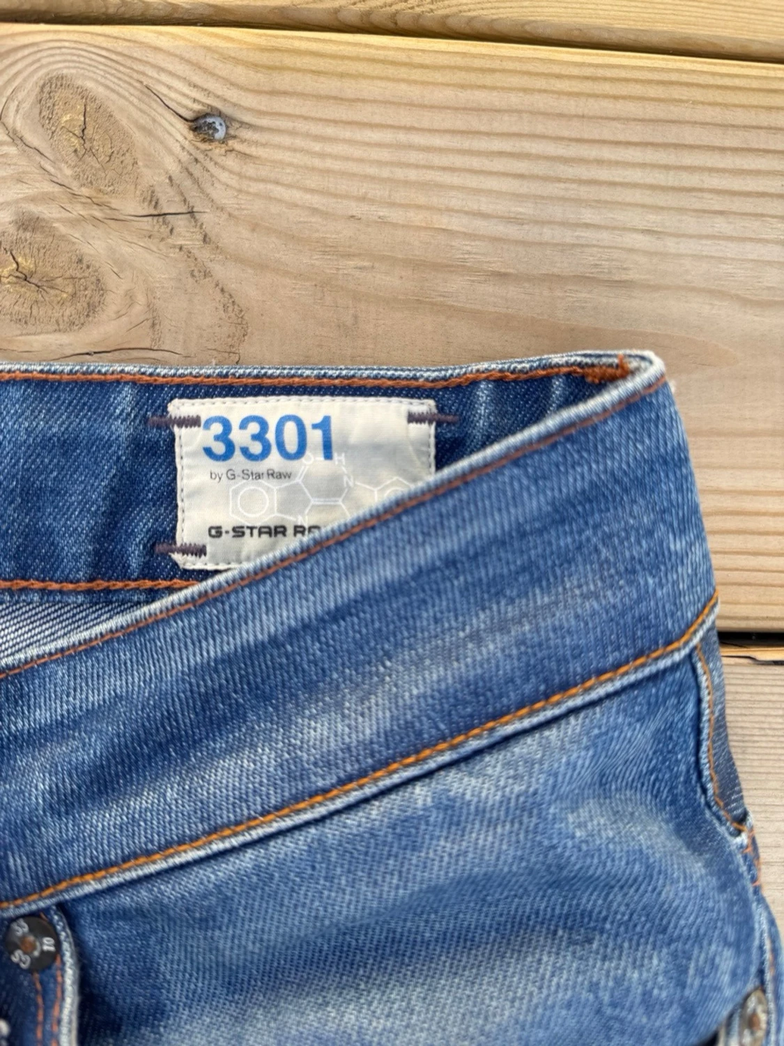 Blå raka jeans med slitningar - 3