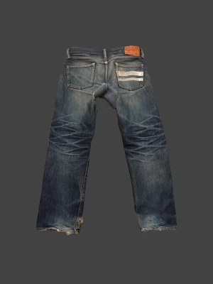 Momotaro jeans - Selvage Momotaro jeans. Lagade med bra kvalitet. Skriv vid funderingar. Midjan: 42cm längd: 94cm 