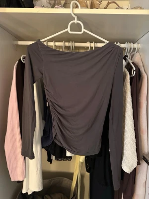 off shoulder topp - off shoulder topp från shein i storlek xs använd max 1 gång 