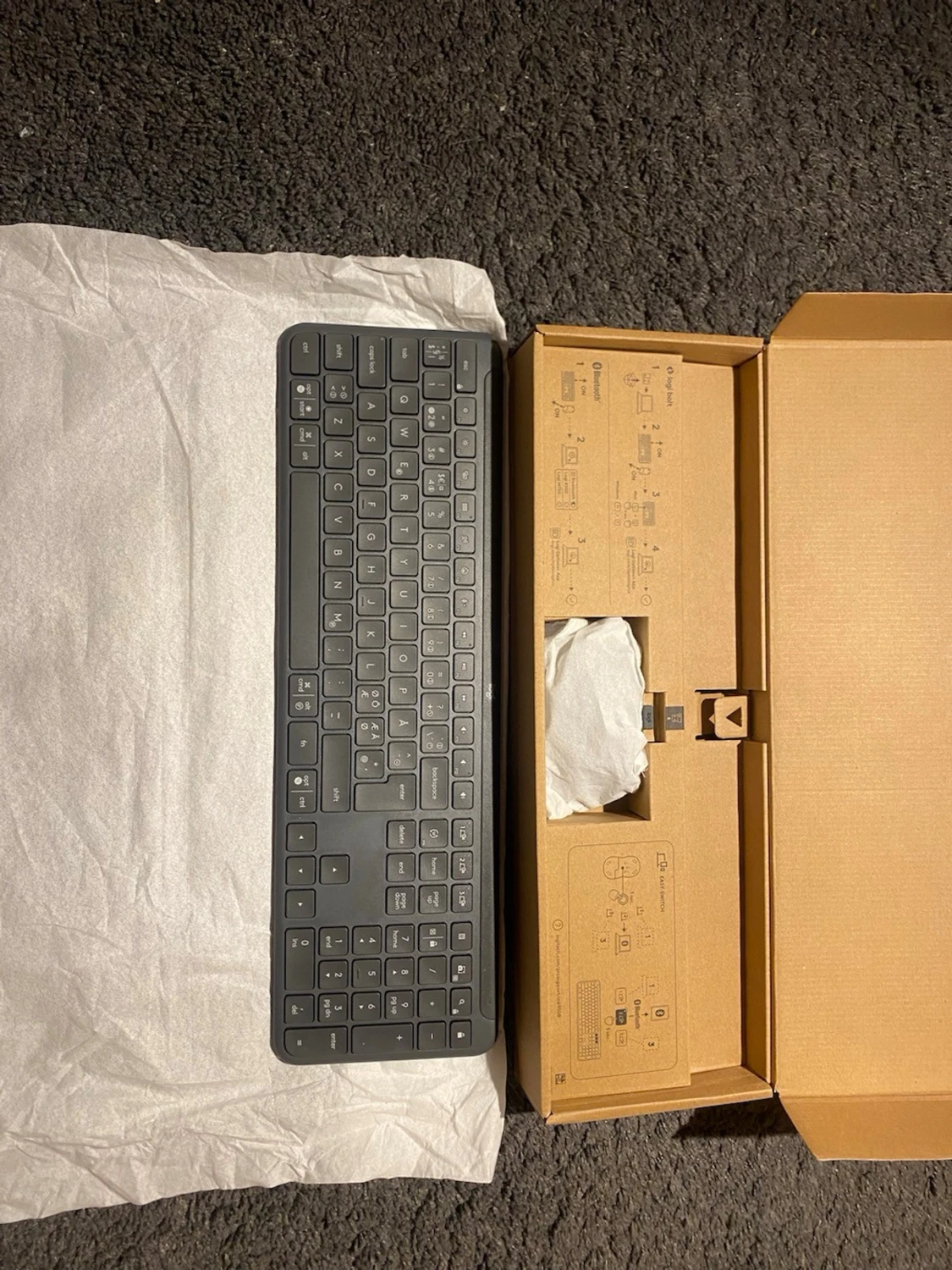 Logitech Signature Slim Combo MX950 - 2