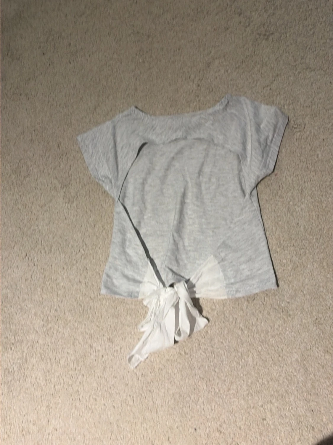 Ljusgrå topp med öppet rygg och knyt bak - 1