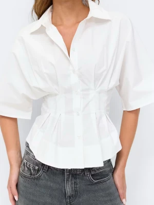 Slutsåld vit figursyd skjorta  - Otrolig slutsåld skjorta som tyvärr var för liten för mig.  Figurnära passform och trekvartsärmar Helt ny med prislapp på